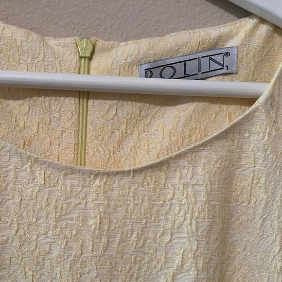 Tailored Pleated Midi Dress with Knot Detail - Picture 4 of 9